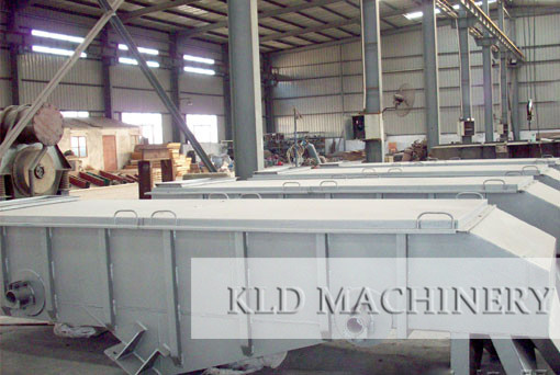Linear vibrating screen